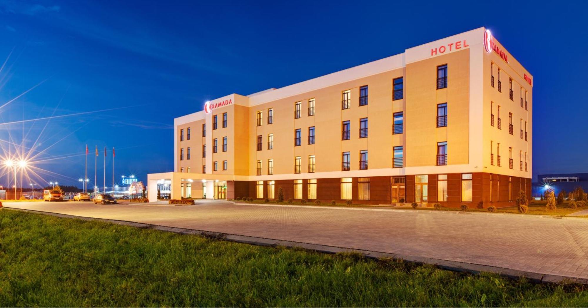 Lviv Ramada Hotel Exterior foto